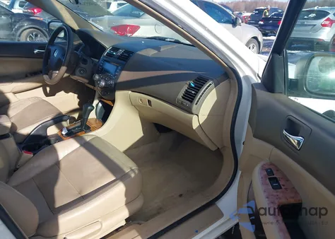 2005 Honda Accord 2.4 Ex из США, поврежденный, VIN 1HGCM56815A117553